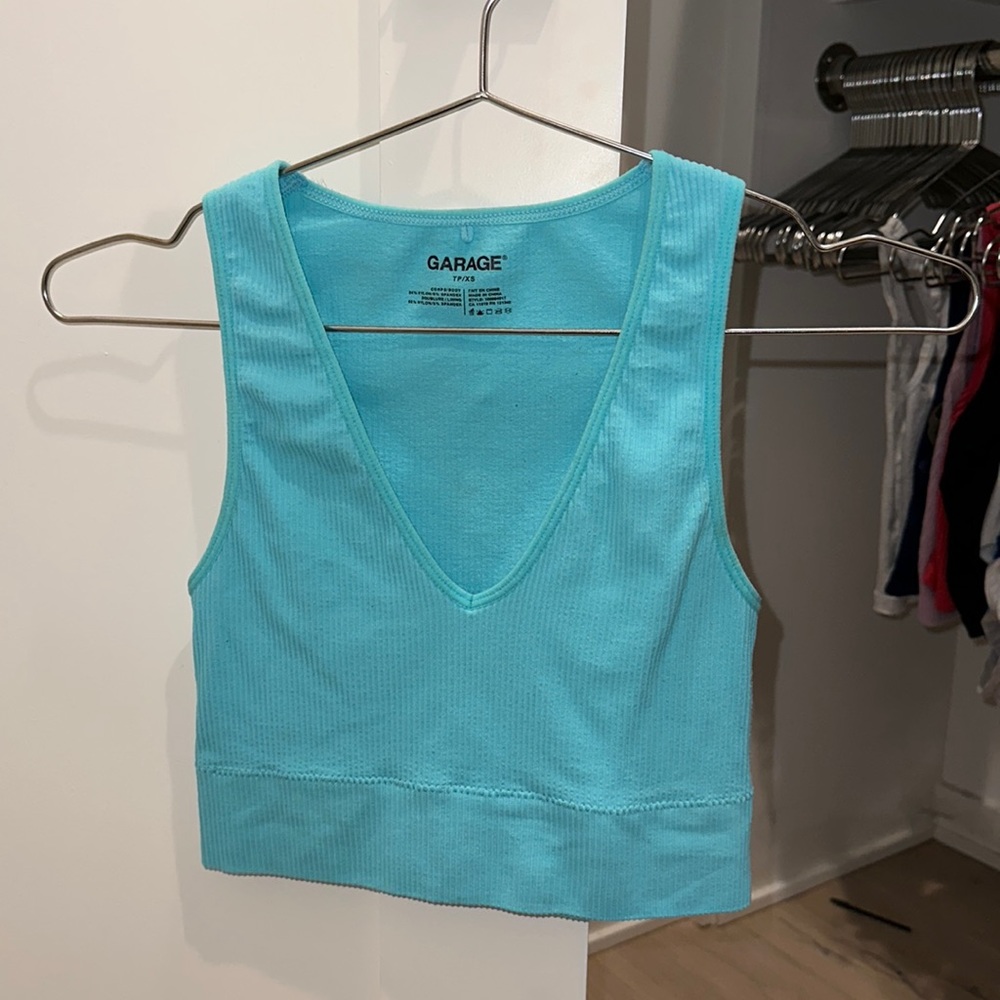 Light blue garage seamless cropped tank🩵